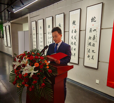 翰墨飘香蕴龙马精神，书法艺术铸强健之魂——“传承与创新”刘啸泉迎新春书法作品展在山东青岛隆重启幕(图4)