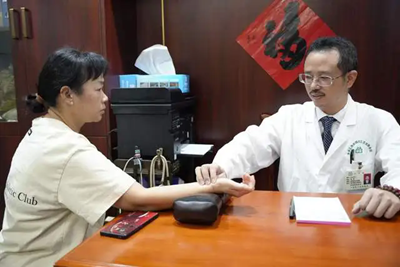 杨辉教授·医照仁辉非遗针 岐黄妙法佑民康(图2) 杨辉教授·医照仁辉非遗针 岐黄妙法佑民康(图2)