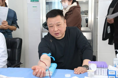 热血践初心 医者显担当——长岭县卫生健康志愿服务队开展无偿献血活动
