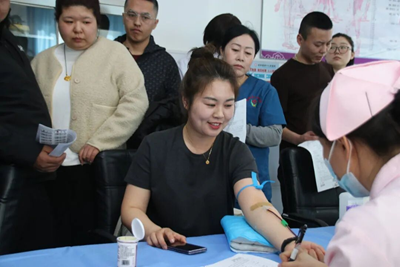 热血践初心 医者显担当——长岭县卫生健康志愿服务队开展无偿献血活动(图2)