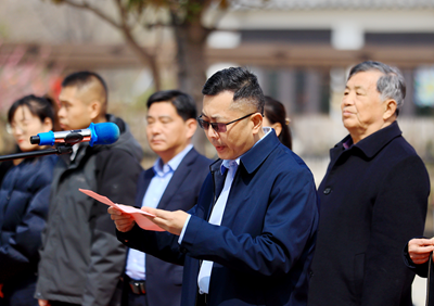  雷锋塑像驻鹭鸣 和美社区启新程——峄城区鹭鸣广场雷锋像揭幕仪式圆满举行(图5)