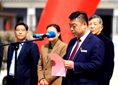  雷锋塑像驻鹭鸣 和美社区启新程——峄城区鹭鸣广场雷锋像揭幕仪式圆满举行(图6)