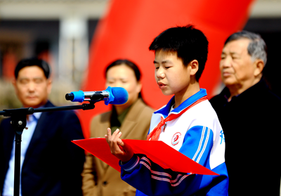  雷锋塑像驻鹭鸣 和美社区启新程——峄城区鹭鸣广场雷锋像揭幕仪式圆满举行(图7)