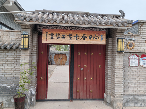 著名画家王丽荣宁夏吴忠向日葵书画工作室(图1)