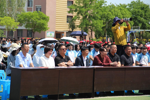 盘锦弘毅中学举行8周年校庆暨校园文化艺术节活动(图2)