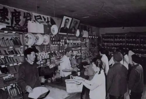 杜鸿：《绣花田园》(图3)